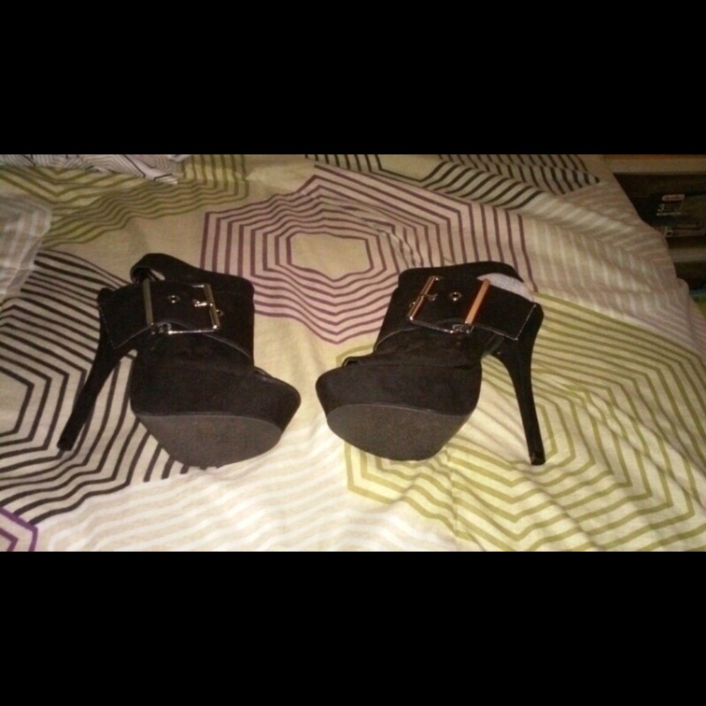 Just fab new heels!! Sexy!